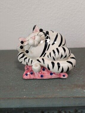 Amy Lacombe Musical Tween Kitty Black White And Pink on Pillow Cat Tested Works